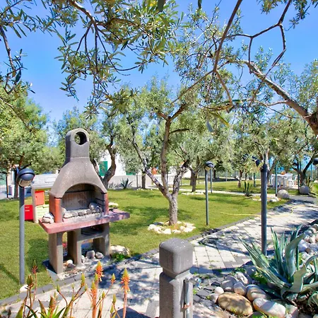 Stella Marina With Pool 100 M From Appartamento *